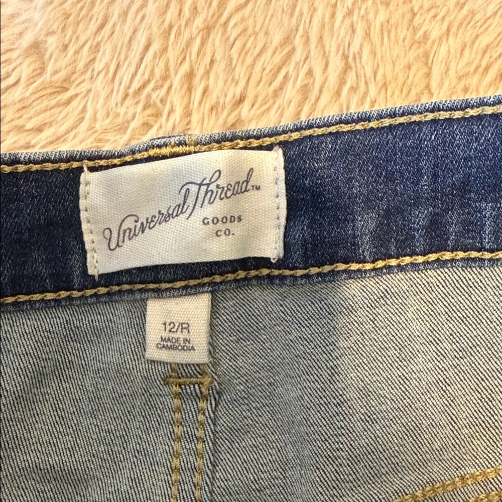Universal Thread Women's High Rise Jeans in Deep Blue - Picture 3 of 5